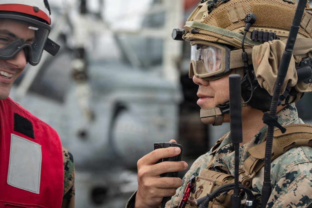 USS New Orleans (LPD 18) and Combat Logistics Company A (CLC-A) Conduct Helicopter Support Team Evolution