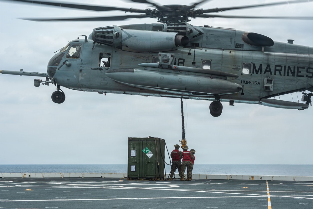 USS New Orleans (LPD 18) and Combat Logistics Company A (CLC-A) Conduct Helicopter Support Team Evolution