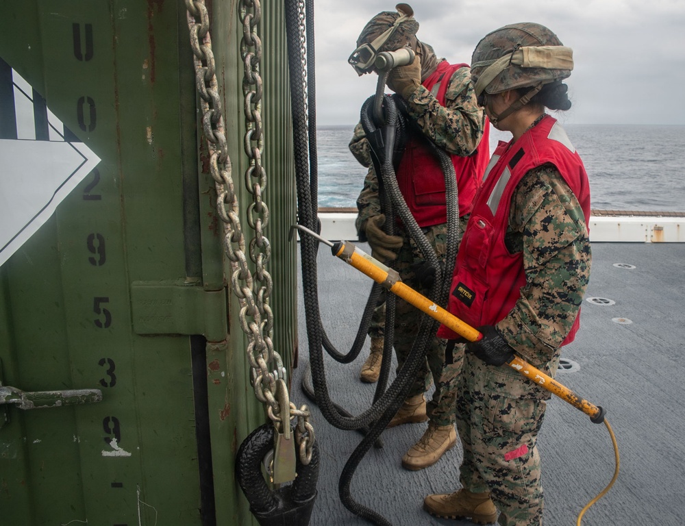 USS New Orleans (LPD 18) and Combat Logistics Company A (CLC-A) Conduct Helicopter Support Team Evolution