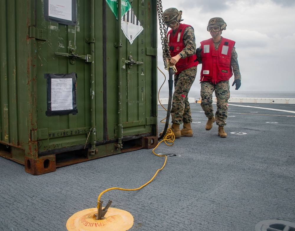 USS New Orleans (LPD 18) and Combat Logistics Company A (CLC-A) Conduct Helicopter Support Team Evolution