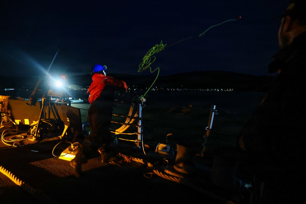 USS Paul Ignatius (DDG 117) pulls into His Majesty’s Naval Base Clyde, Scotland