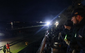 USS Paul Ignatius (DDG 117) pulls into His Majesty’s Naval Base Clyde, Scotland