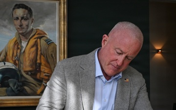 U.S. Ambassador to Belgium visits KB