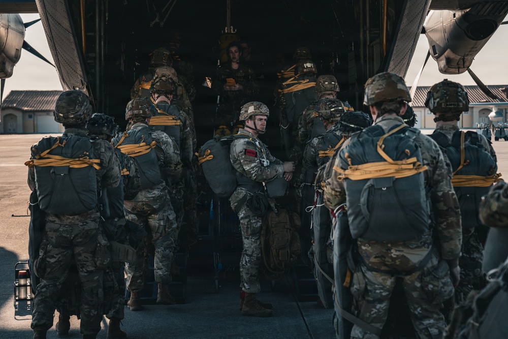 3-504 PIR Paratroopers Conduct Airborne Operation onto Juliet Drop Zone