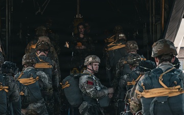 3-504 PIR Paratroopers Conduct Airborne Operation onto Juliet Drop Zone