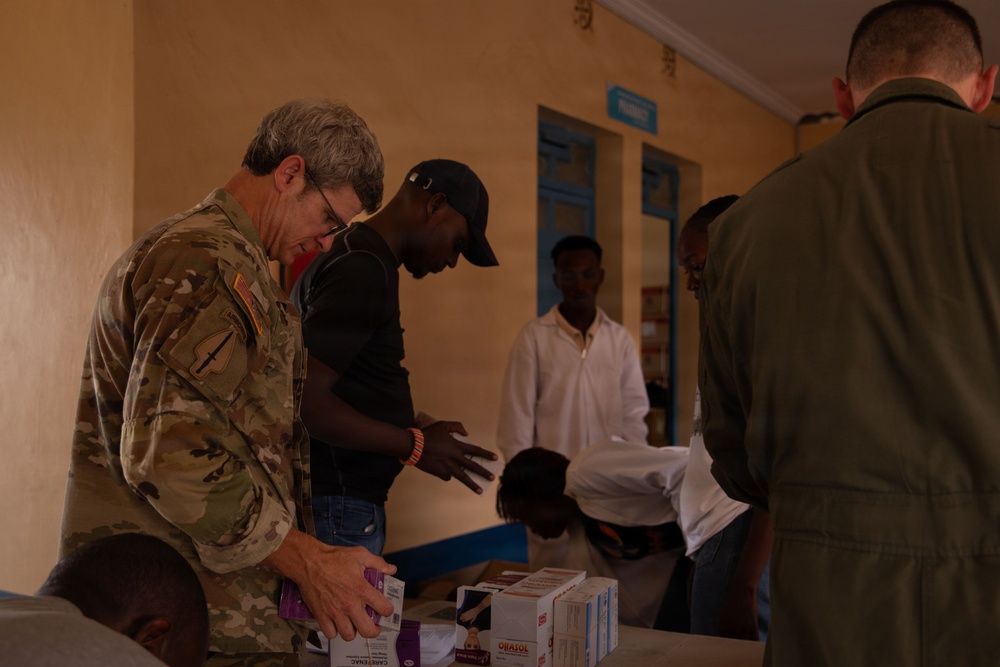 Healing hands, stronger bonds: US, Kenya teams provide care during Justified Accord 2026