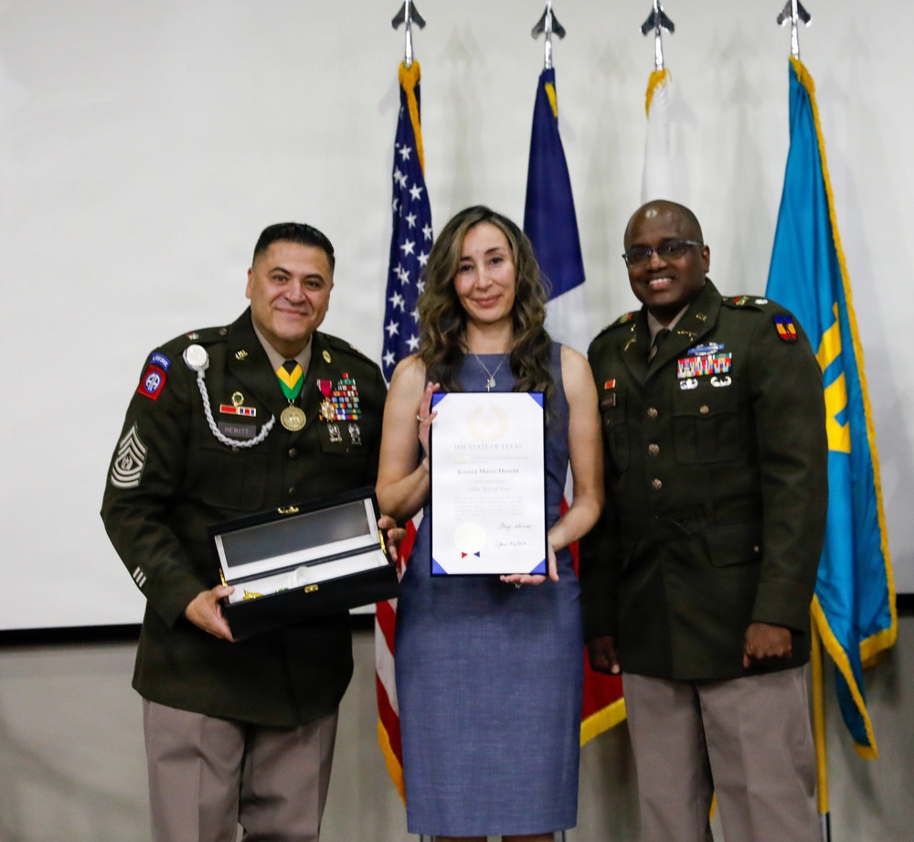 Mrs. Hewitt Recognized as a Yellow Rose of Texas