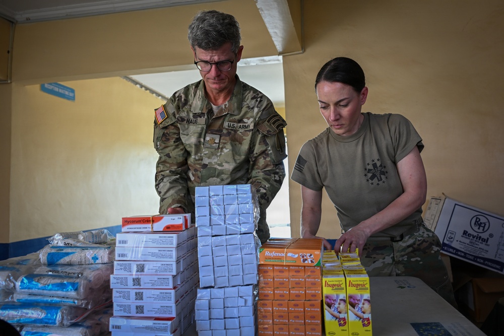 Healing Hands, Stronger Bonds: US, Kenyan teams provide care during exercise Justified Accord 2026