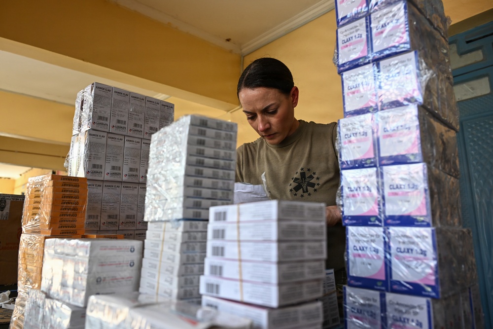 Healing Hands, Stronger Bonds: US, Kenyan teams provide care during exercise Justified Accord 2026