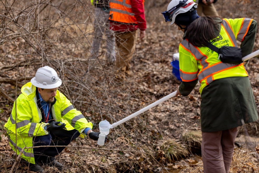 U.S. Army Corps of Engineers' Washington Aqueduct teams facilitate stormwater testing at Potomac Interceptor site