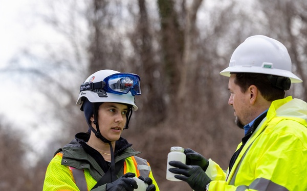 U.S. Army Corps of Engineers' Washington Aqueduct teams facilitate stormwater testing at Potomac Interceptor site