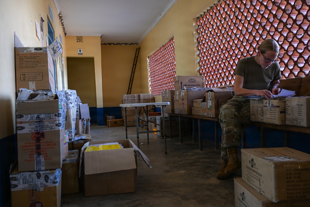 Healing Hands, Stronger Bonds: US, Kenyan teams provide care during exercise Justified Accord 2026
