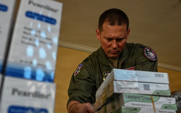 Healing Hands, Stronger Bonds: US, Kenyan teams provide care during exercise Justified Accord 2026