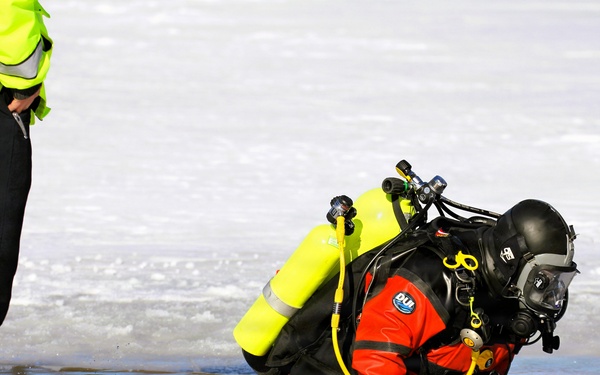 Fort McCoy’s DES Fire Department dive team brings added capability for technical rescue, more