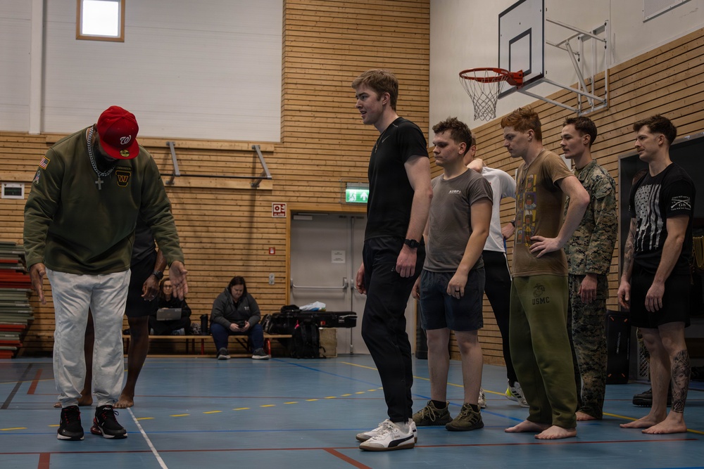 CORE26 | Washington Commanders, U.S. Marines, and Norwegian Troops Team Up for Workout in the Arctic