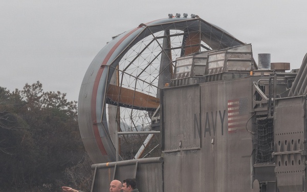 LCACs land at Onslow Beach for TCAT 26.1