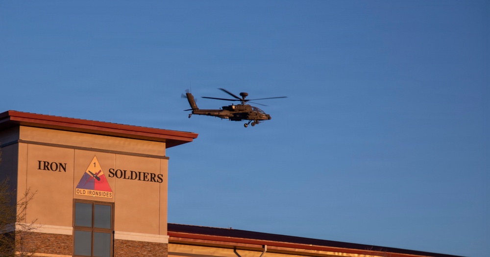 Soldiers from 1AD participate in division run