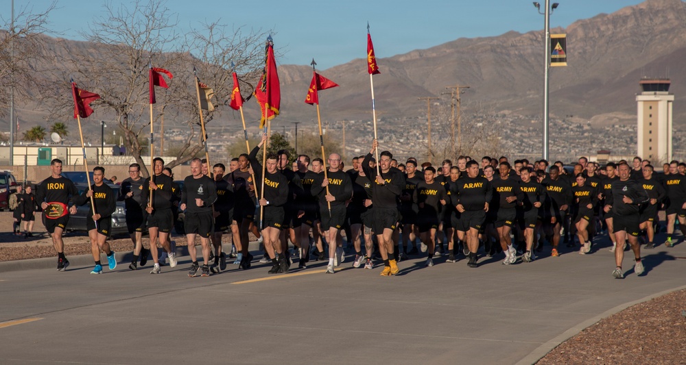Soldiers from 1AD participate in division run