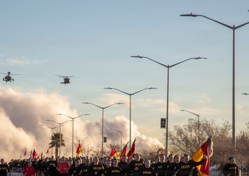 Soldiers from 1AD participate in division run