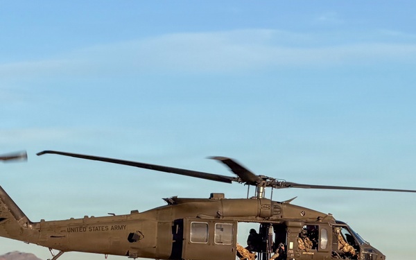Combat Aviation Brigade, 1st Armored Division Soldiers capture a division run