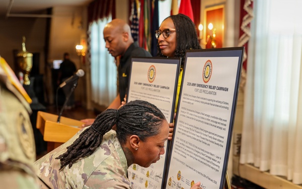 Fort Lee launches Army Emergency Relief campaign with leadership proclamation signing
