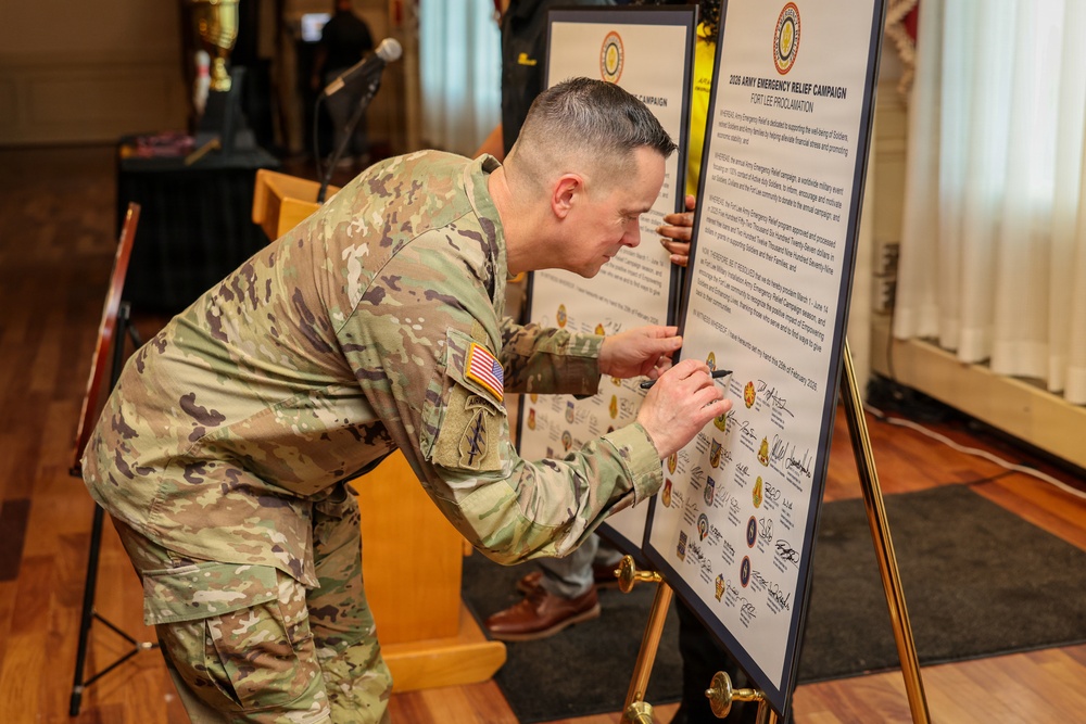 Fort Lee launches Army Emergency Relief campaign with leadership proclamation signing