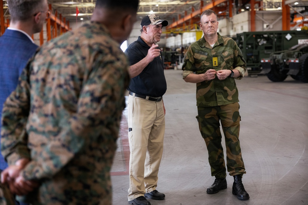 Norwegian logistics chief visits Blount Island to reinforce Arctic prepositioning partnership