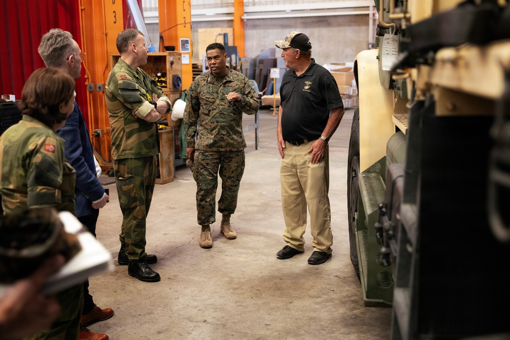 Norwegian logistics chief visits Blount Island to reinforce Arctic prepositioning partnership