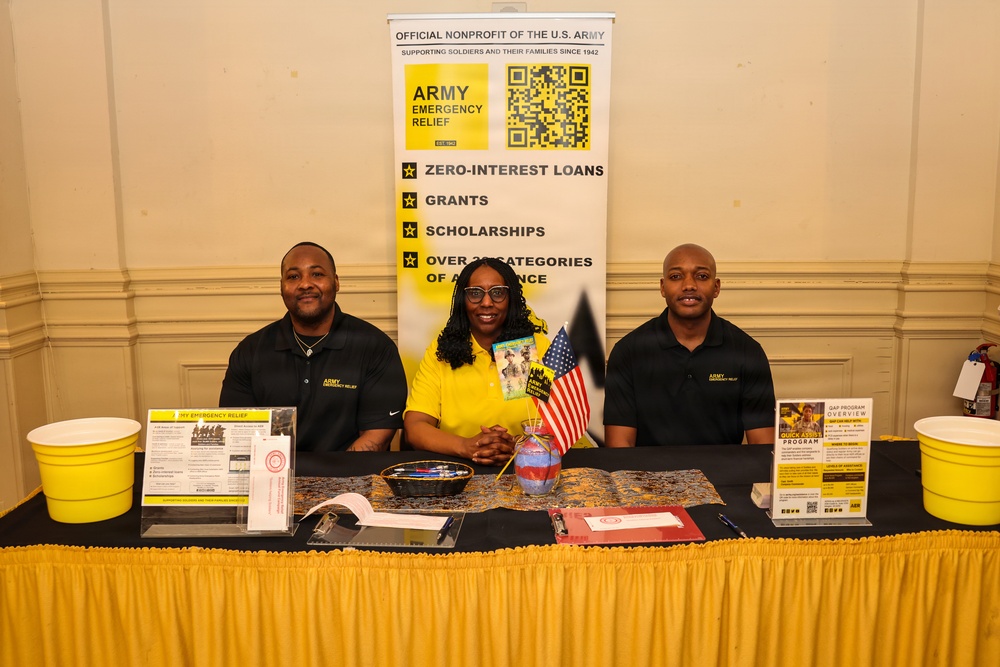 Fort Lee launches Army Emergency Relief campaign with leadership proclamation signing