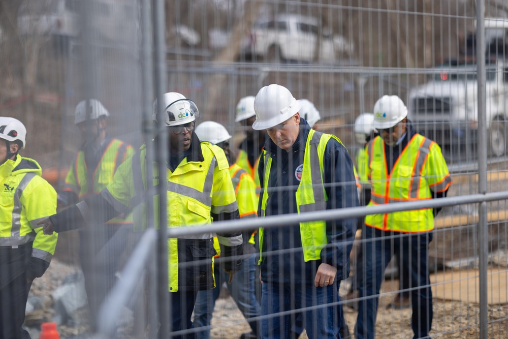 Environmental Protection Agency Administrator visits Potomac Interceptor response