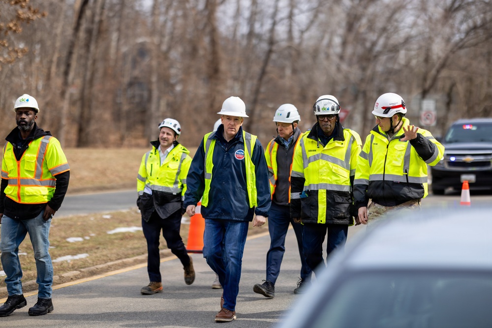 Environmental Protection Agency Administrator visits Potomac Interceptor response
