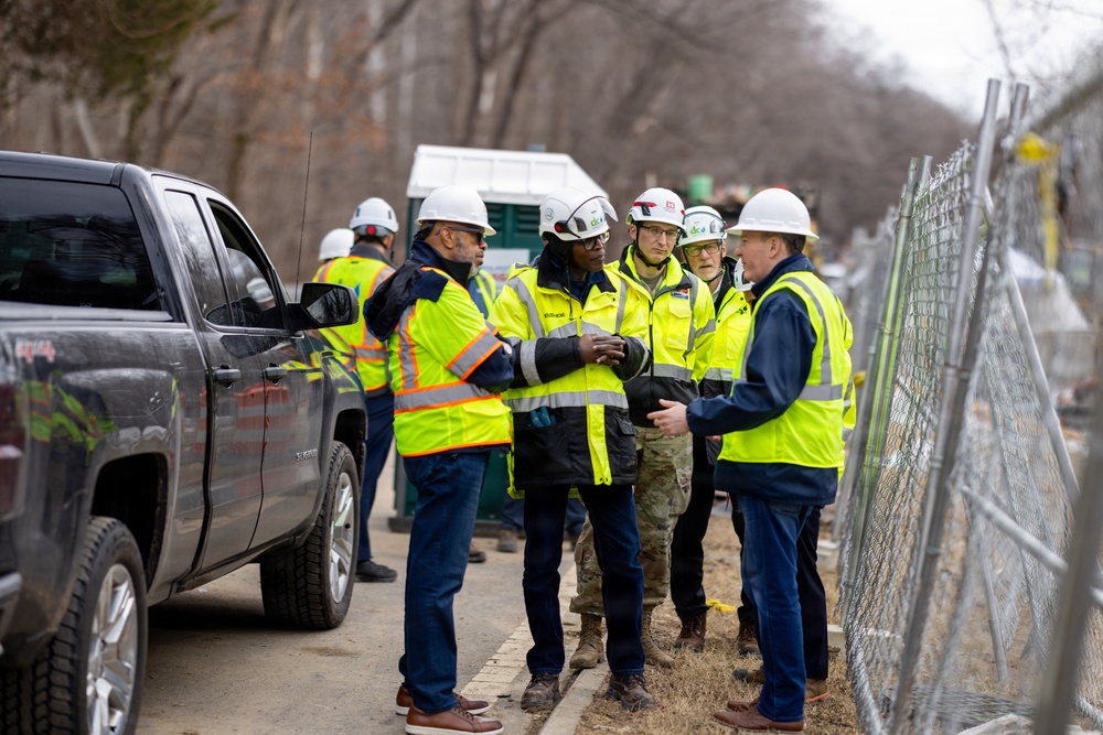 Environmental Protection Agency Administrator visits Potomac Interceptor response