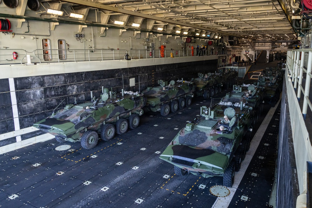 Marines with 2nd AA Bn conduct ACV well deck operations aboard USS Arlington