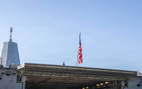 Marines with 2nd AA Bn conduct ACV well deck operations aboard USS Arlington