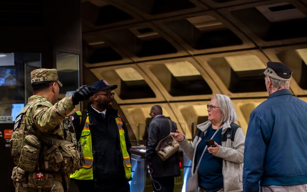 Florida National Guard Connects with D.C. Commuters at Farragut West