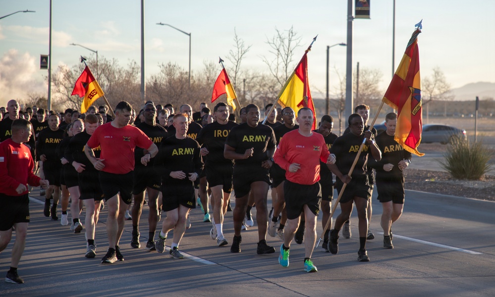 Soldiers from 1AD participate in division run
