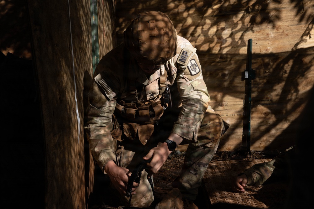 8th Theater Sustainment Command Soldiers Train for E3B Medical Lanes