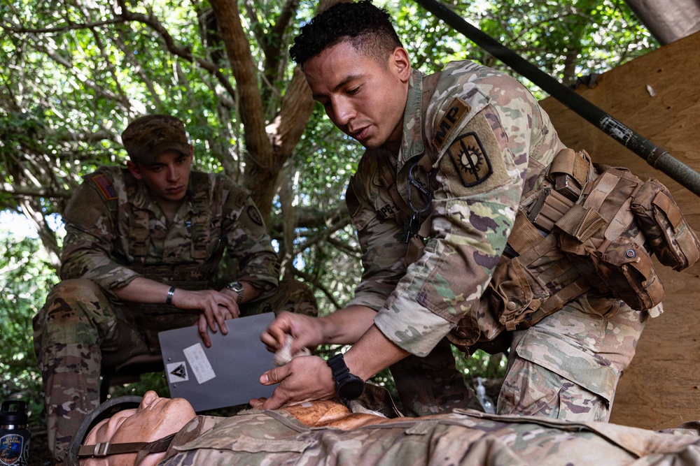 8th Theater Sustainment Command Soldiers Train for E3B Medical Lanes