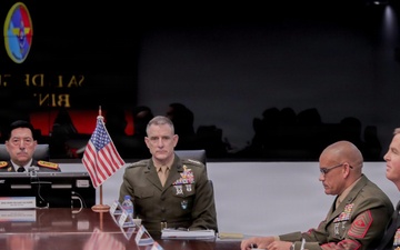 Gen. Donovan Visits Ecuador