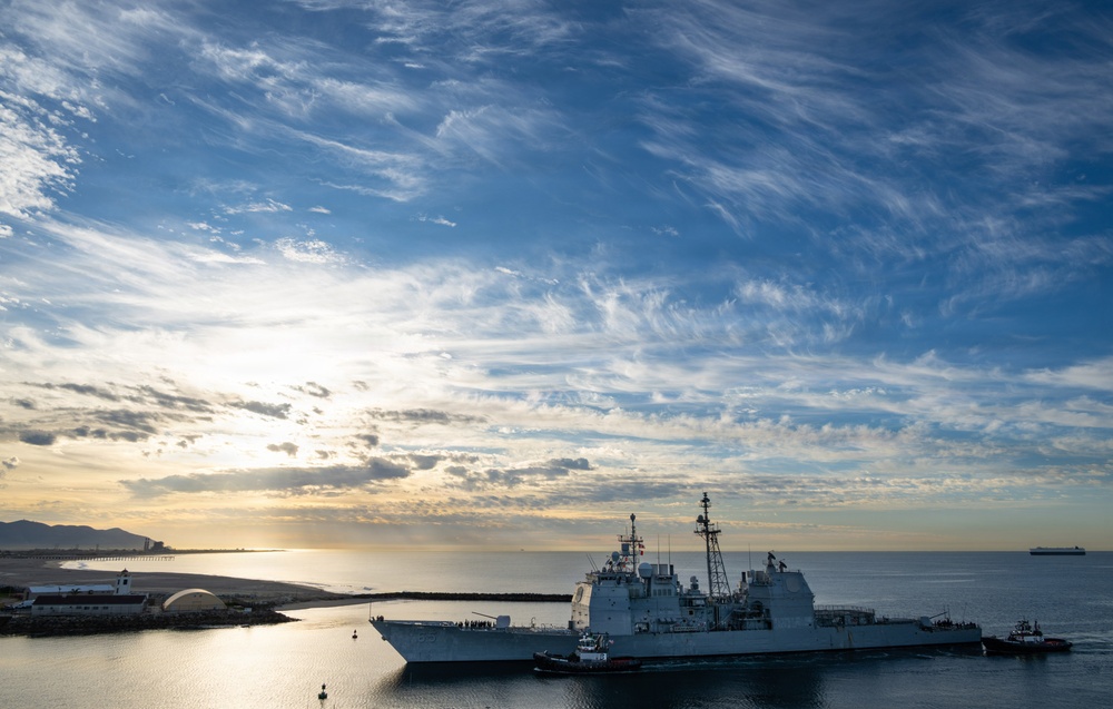 USS Chosin (CG 65) Sails Into NSWC PHD for Comprehensive Ship Groom