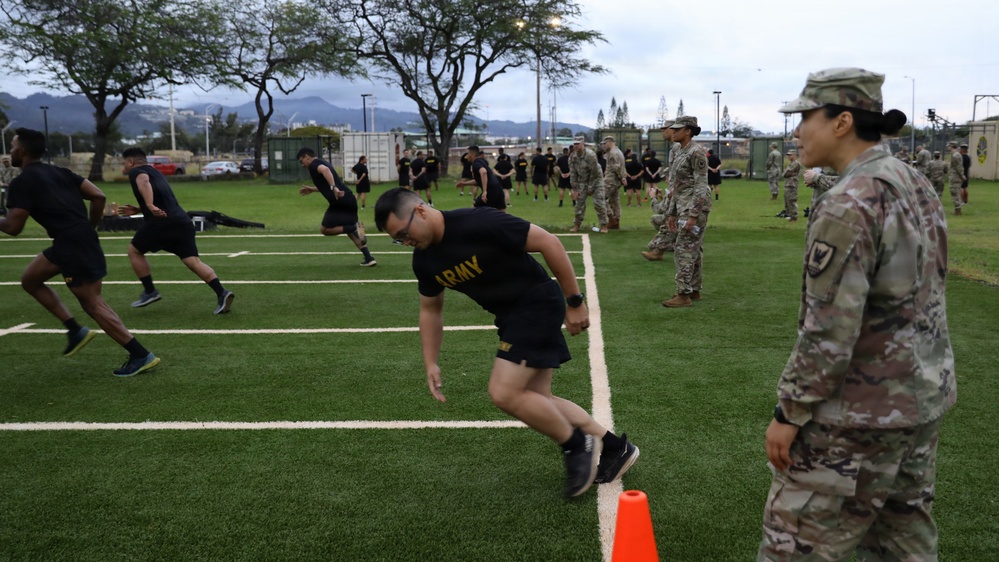 Soldiers tackle AFT during Best Squad competition