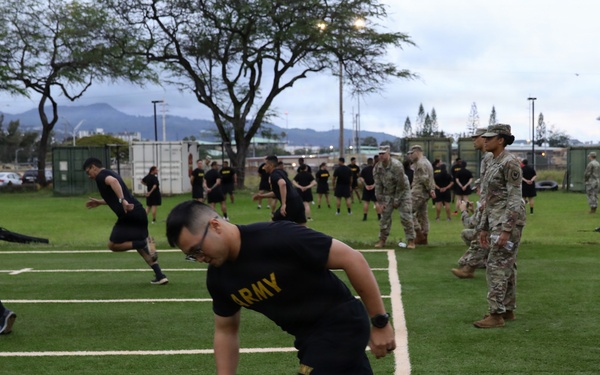 Soldiers tackle AFT during Best Squad competition