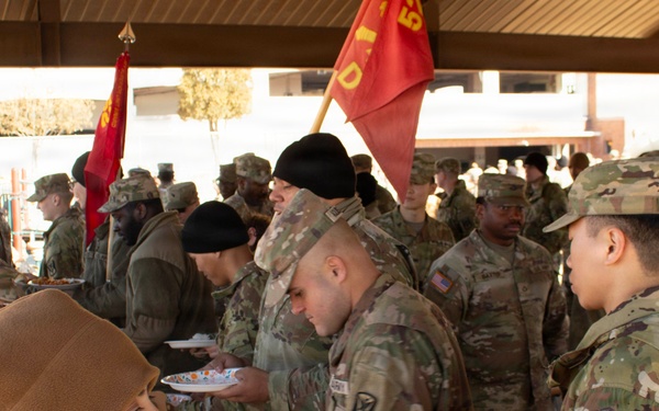 Soldiers gather along chow service at 35th ADA's State of BDE