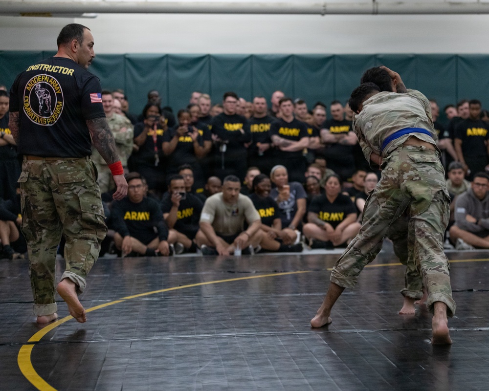 Iron Soldiers fight to win in Combatives during Torch Week