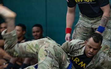Iron Soldiers fight to win in Combatives during Torch Week
