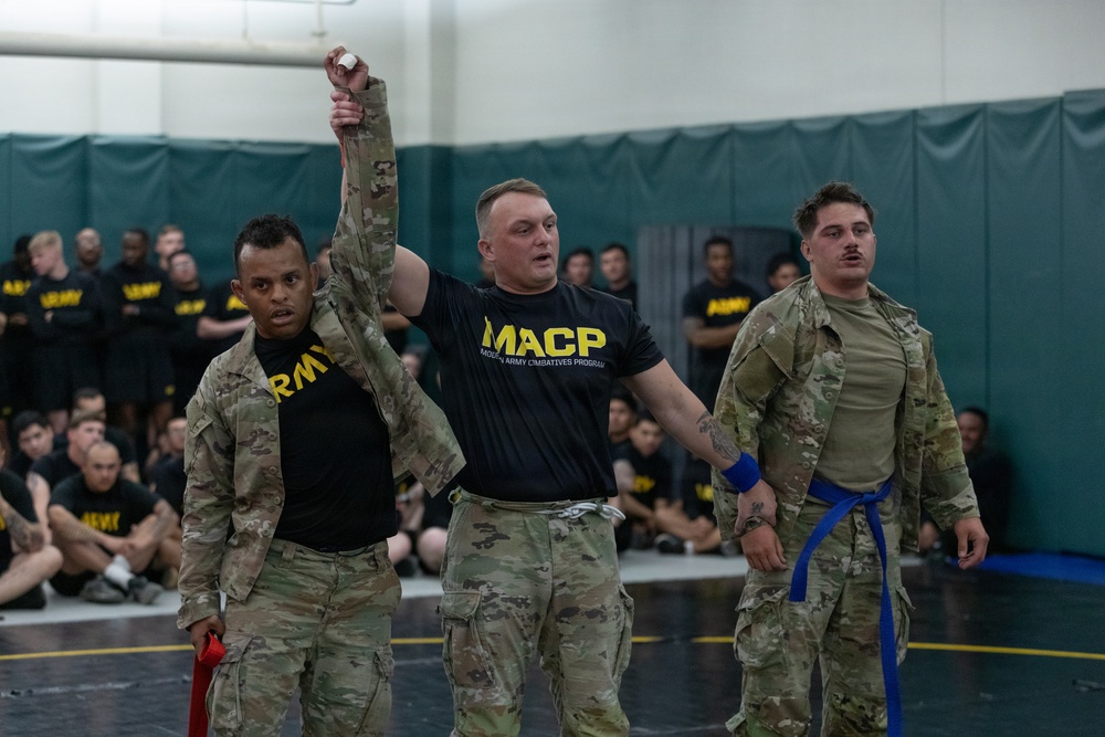 Iron Soldiers fight to win in Combatives during Torch Week