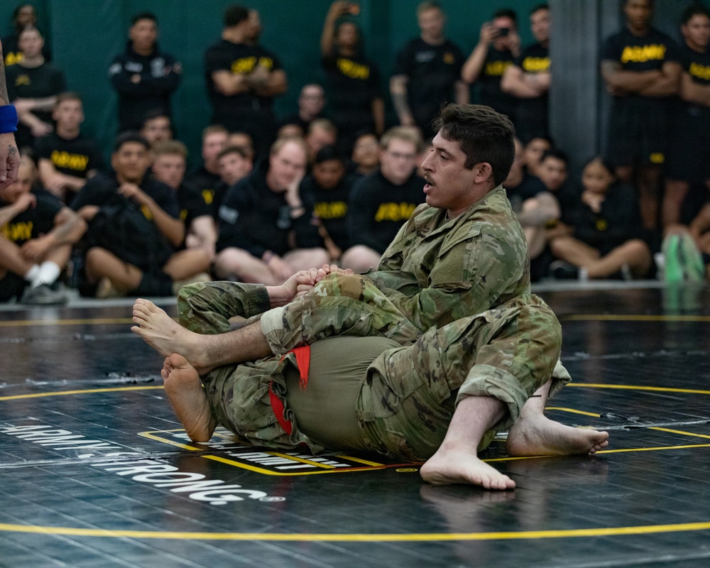 Iron Soldiers fight to win in Combatives during Torch Week