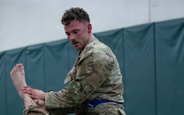 Iron Soldiers fight to win in Combatives during Torch Week