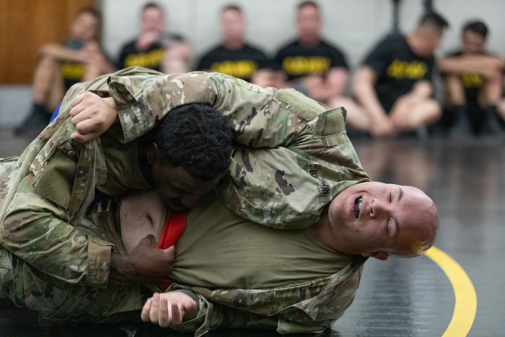 Iron Soldiers fight to win in Combatives during Torch Week
