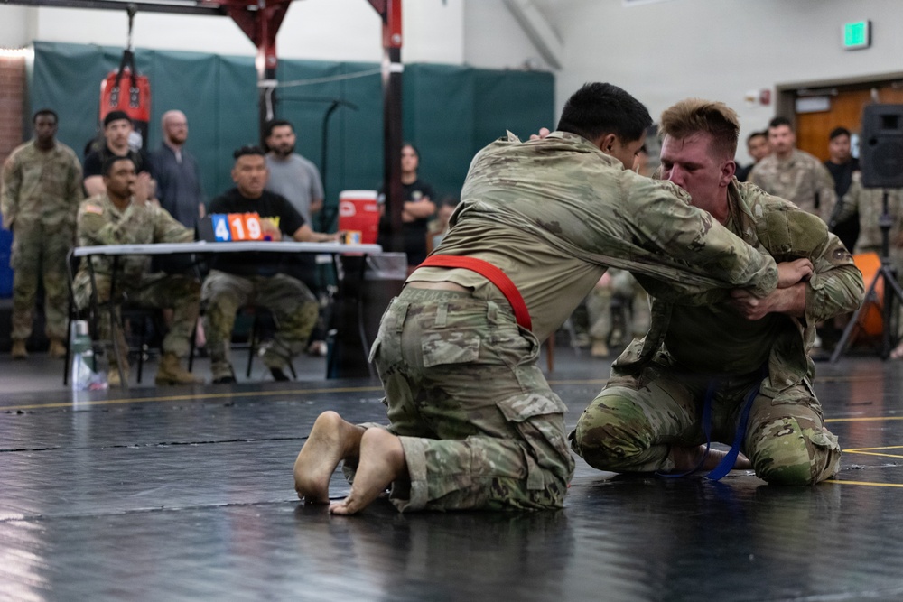 Iron Soldiers fight to win in Combatives during Torch Week